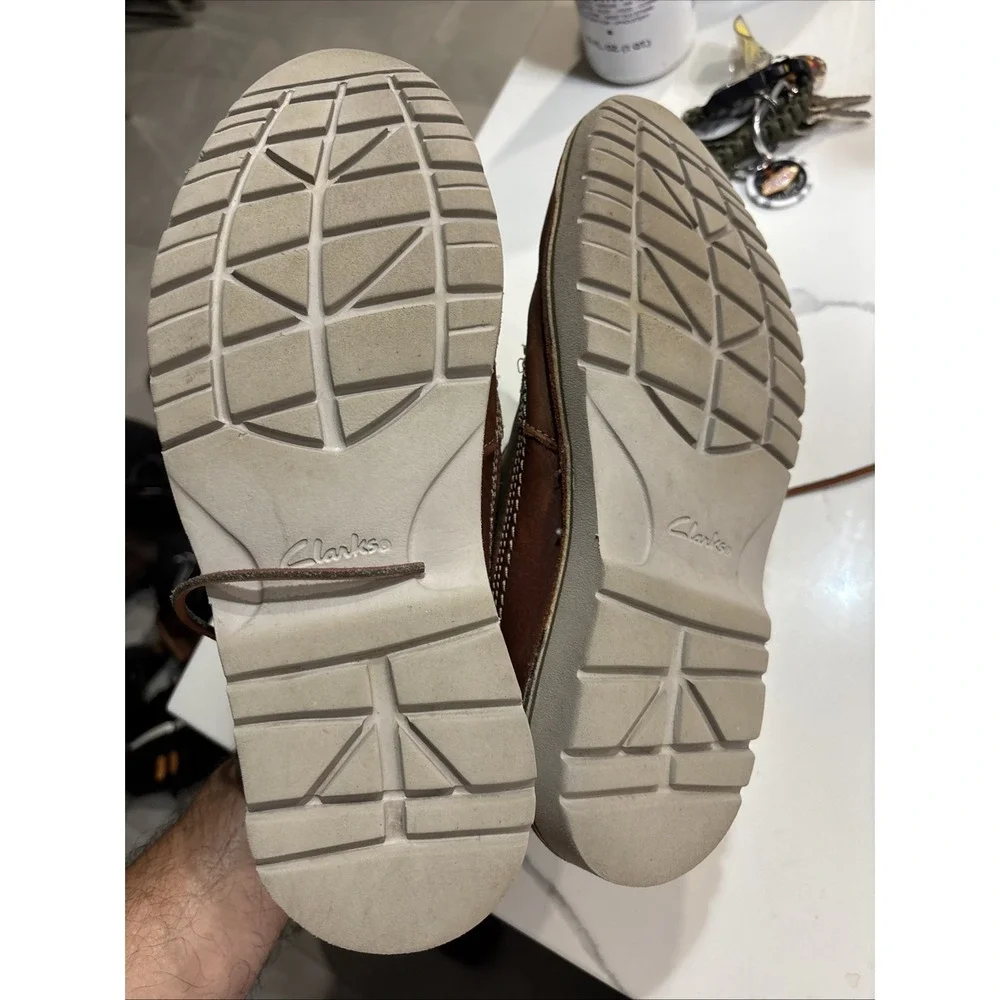 clarks eastford Mid Boot Size 9.5